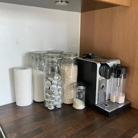 Apartment Private Seaview - 2 Balconies, 11th Floor, Elevator, Friendly Lively Area *
